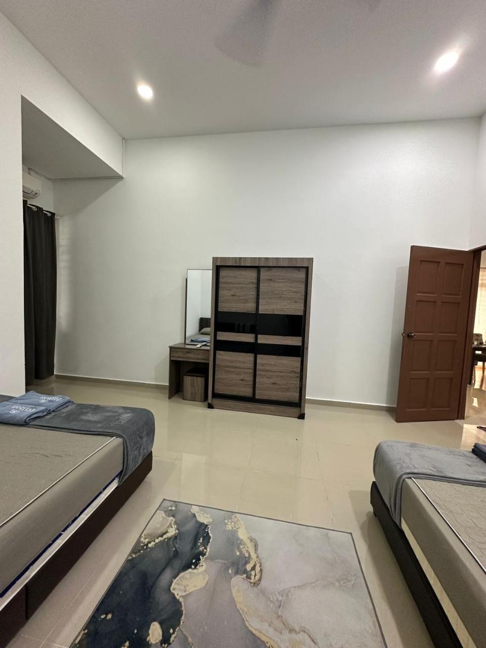 Homestay Kemaman Fyna08 Semi-D, 4 Bedrooms Dekat Pantai Kijal Exterior foto