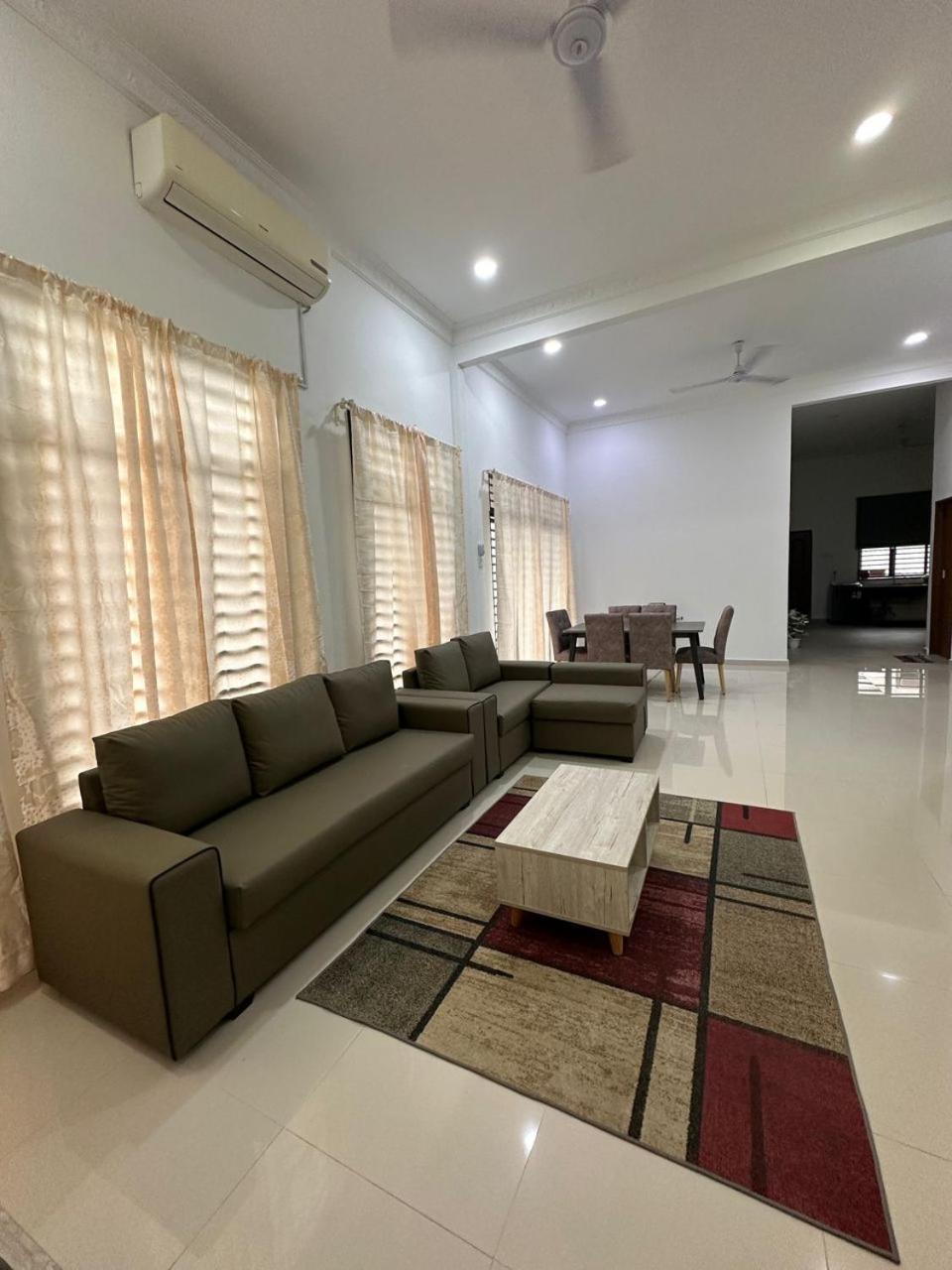 Homestay Kemaman Fyna08 Semi-D, 4 Bedrooms Dekat Pantai Kijal Exterior foto